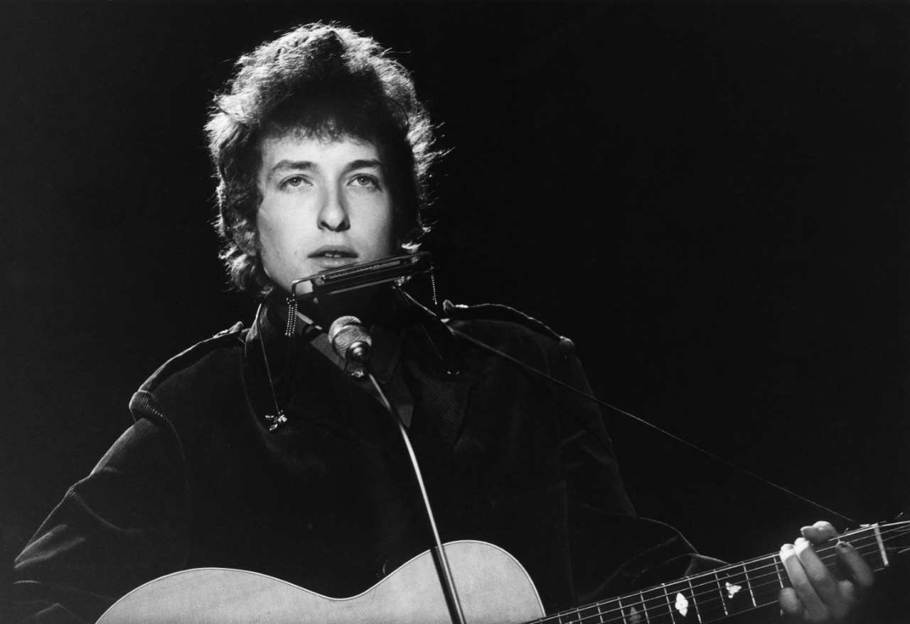 UNITED KINGDOM - JUNE 01:  BBC TV CENTRE  Photo of Bob DYLAN, performing on TV show  (Photo by Val Wilmer/Redferns)