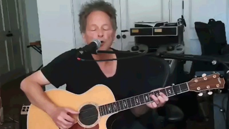 WATCH: Lindsey Buckingham sings for the first time since heart surgery